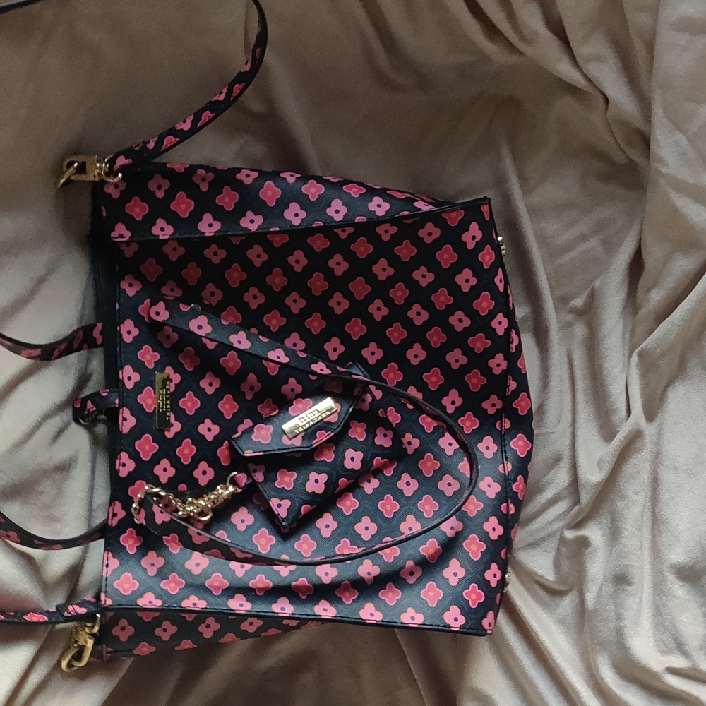 Trina Turk NWOT Purse/Tote Navy & Pink Poppy Narcissis Vegan Leather